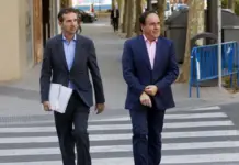 Juanfran Pérez Llorca llega a la Casa de las Brujas en Alicante para la reunión del pleno del Consell