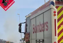 Un incendio obliga a desalojar un edificio de cinco plantas en Dénia Bomberos del Consorcio Provincial de Alicante camino a un servicio tras un incendio en una vivienda