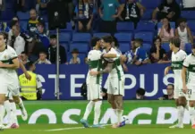 Fer Niño afronta un duelo especial en La Cerámica ante el Villarreal, club en el que se formó Fer Niño celebra un gol con el Elche frente al Espanyol en el RCDE Stadium