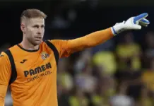 Péter Gulácsi, guardameta del Villarreal, posa durante un entrenamiento