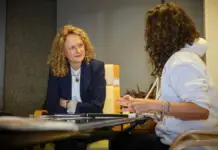 Amparo Folgado, alcaldesa de Torrent, en una comparecencia sobre emergencias tras la dana de 2024.