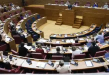 El PP asume la prioridad nacional en el acceso a vivienda pública en la Comunitat Valenciana Vista general del pleno en Les Corts Valencianes durante un debate sobre propuestas de vivienda del PP
