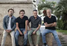 Enrique Arce y otros actores valencianos posan junto a la compañía teatral Dramaniacs
