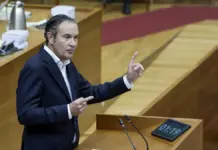 Fernando Pastor, síndic del PP, durante un pleno en Les Corts
