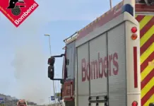 Varios vecinos atendidos por humo en un incendio en un edificio de San Vicente del Raspeig Vehículo de bomberos del Consorcio Provincial de Alicante en una escena de incendio