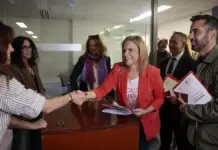Pilar Bernabé, cabeza de lista del PSPV-PSOE, en el acto de registro de candidatura para el 29N.